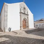 Alvorada House, Callebanda Barracol *
